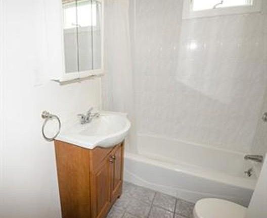 5th image of 17 Woodside Ave #1