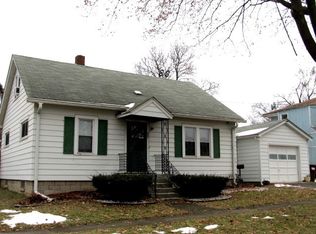 603 4th St, Harvard, IL 60033