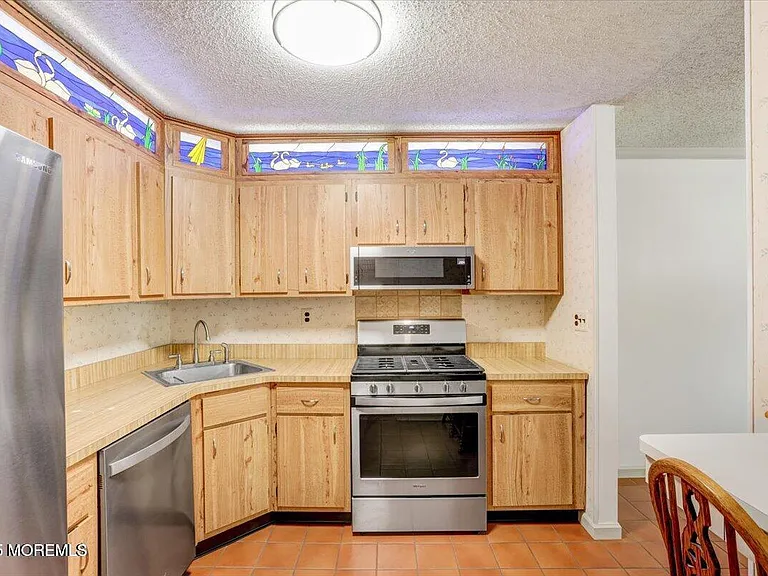 5-3 Portland Ct #3 — Photo 3