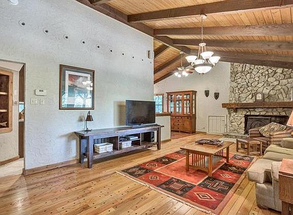 4th image of 4751 Chateau Ln