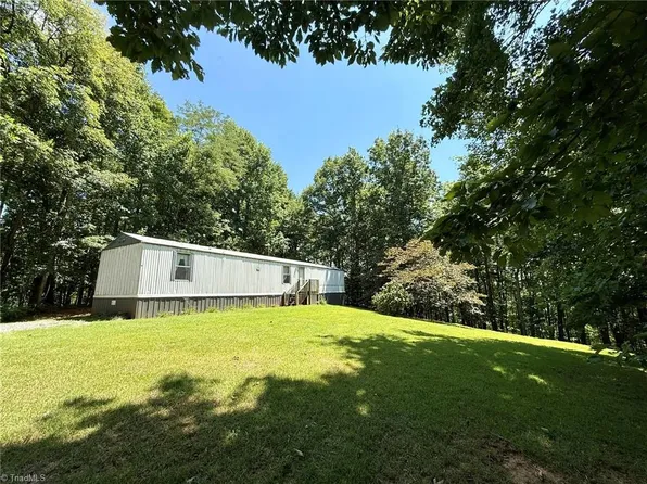 1927 Price Rd, Moravian Falls, NC 28654