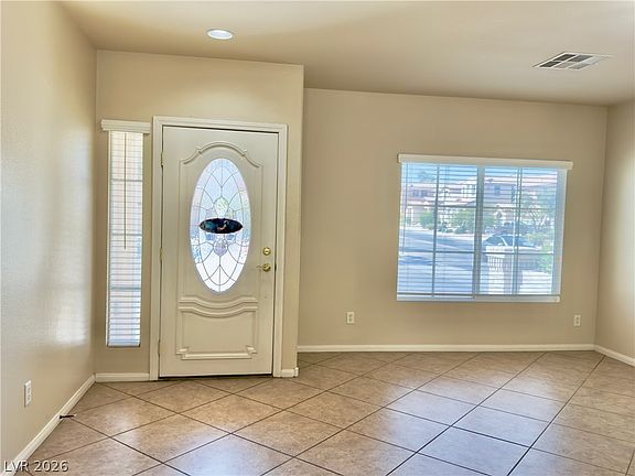 4th image of 1010 Shady Charmer Ave