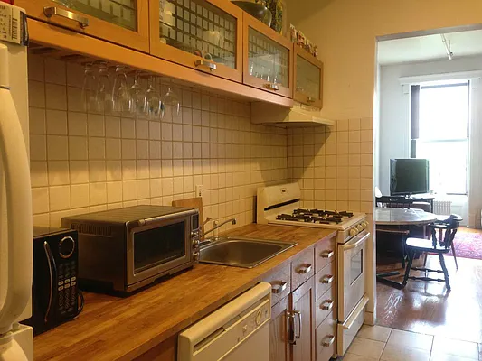 Rented by Keller Williams NYC | media 17