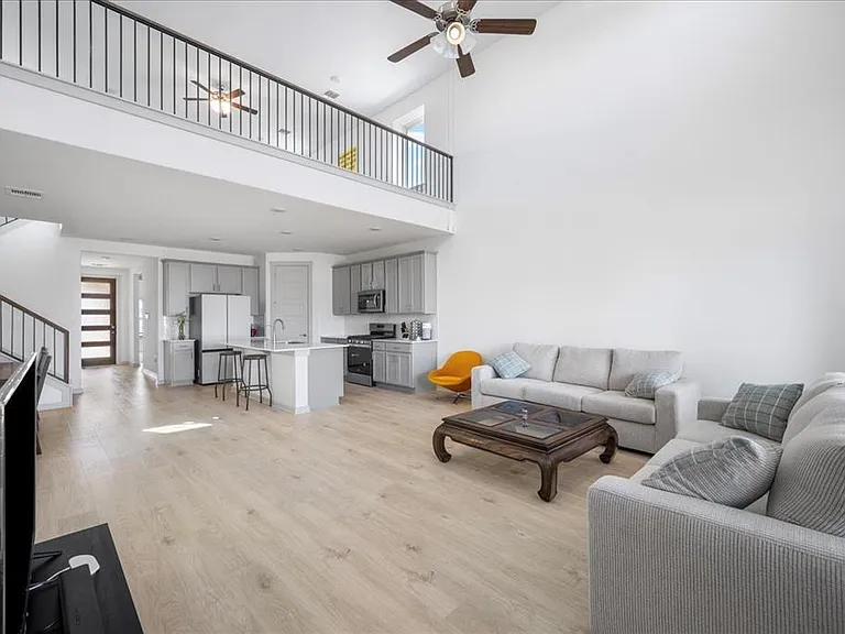 420 Deerpath St — Photo 8