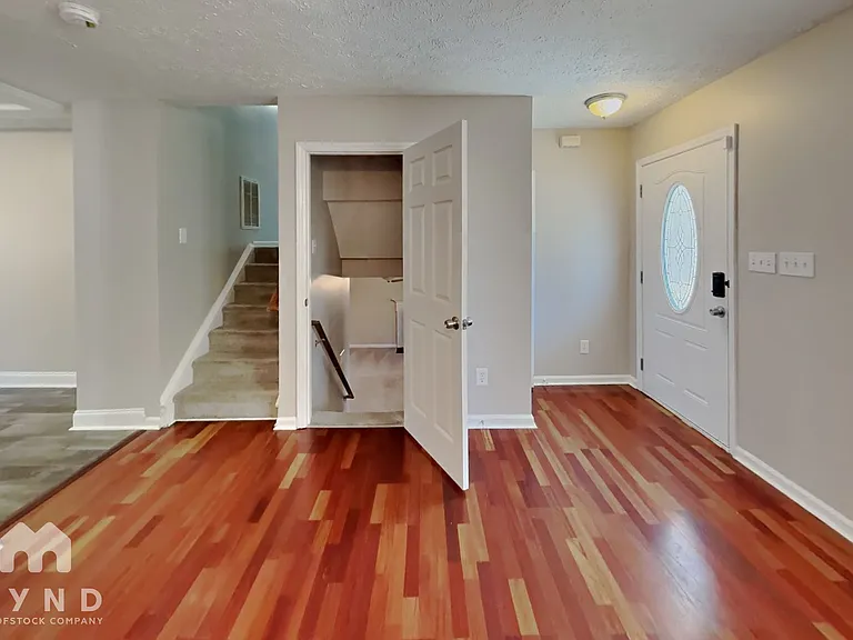 105 Bridgedale Ct — Photo 7