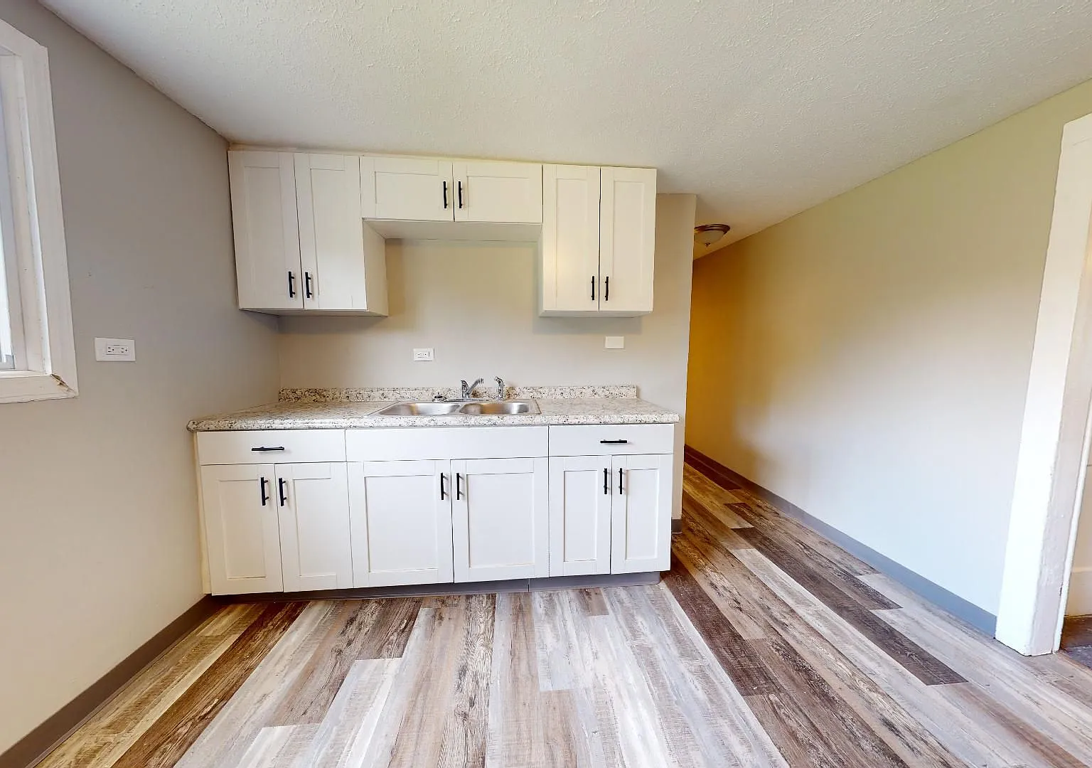 Old Brooklyn - 4 Bedroom Single Family Home — Photo 2