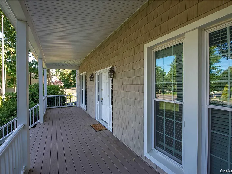 63 W Neck Rd #2 — Photo 13