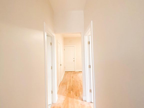 2nd image of 2324 W Walton St APT 1R