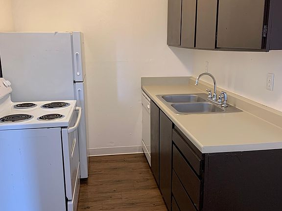4th image of 6923 150th St SW #1