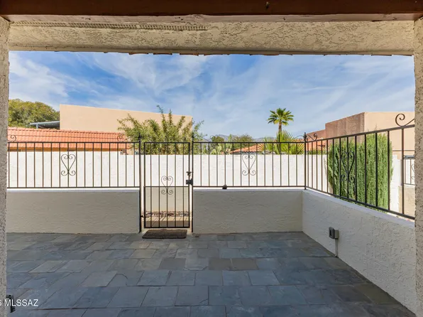 5935 E Sun County Blvd, Tucson, AZ 85712