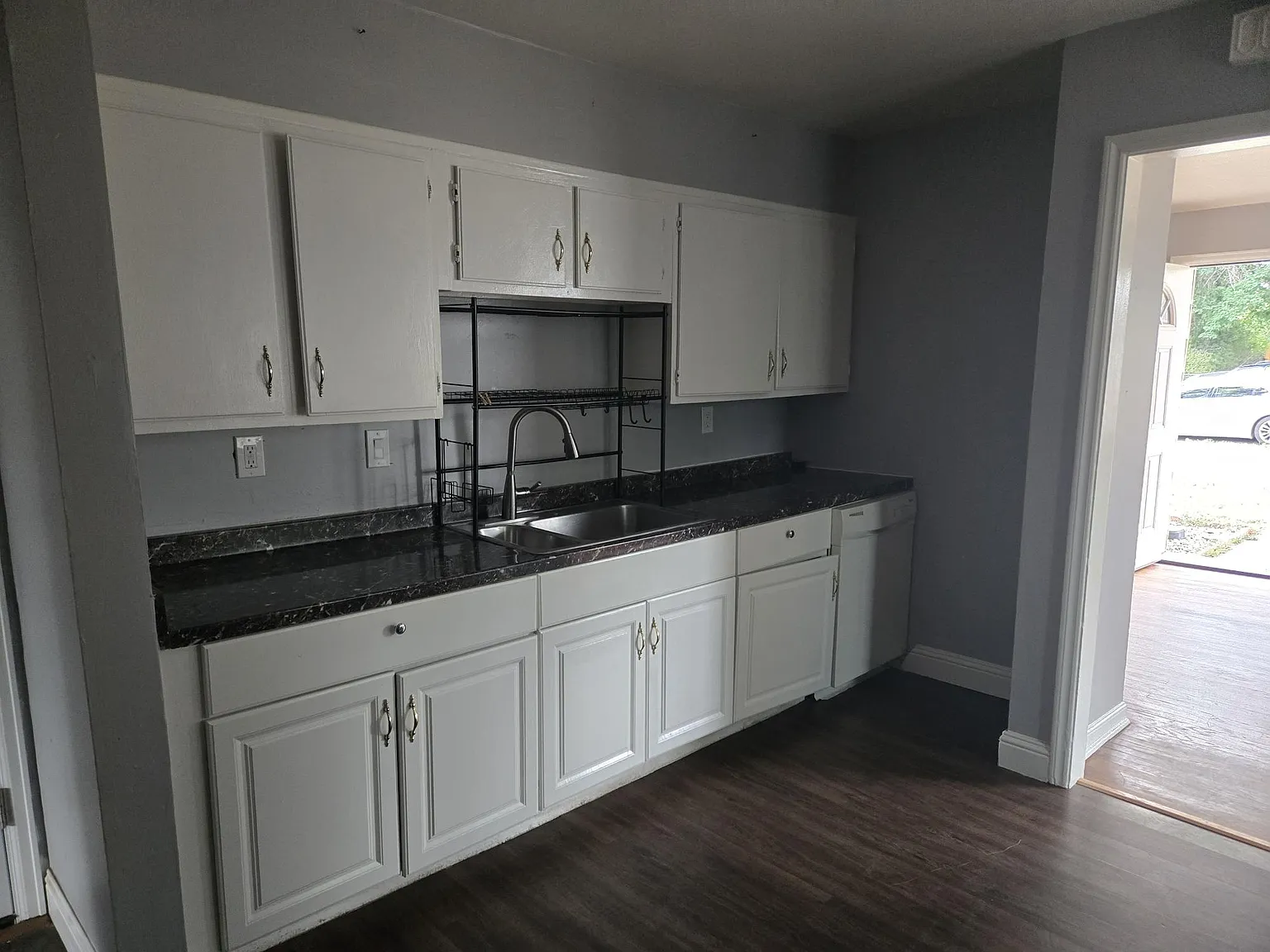 3 bed, 1246 sqft, $2,150 — Photo 3