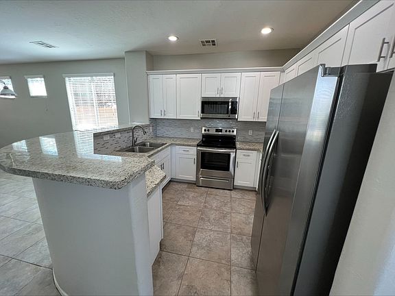 3rd image of 17659 W Lisbon Ln