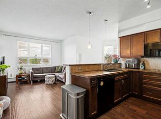26 N Val Gardena Vw SW #542, Calgary, AB T3H 5Z5