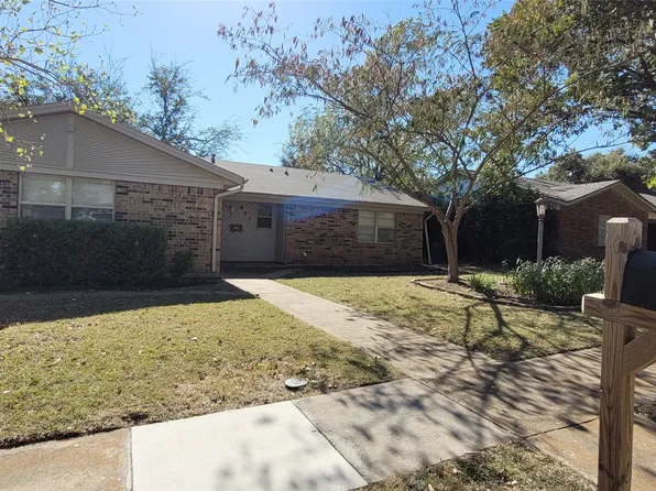 801 Redbud St, Crowley, TX 76036