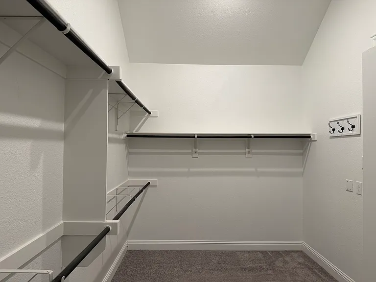 482 Prairie View Dr — Photo 31