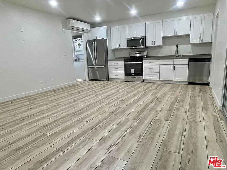 1447 S Westgate Ave #3 — Photo 1