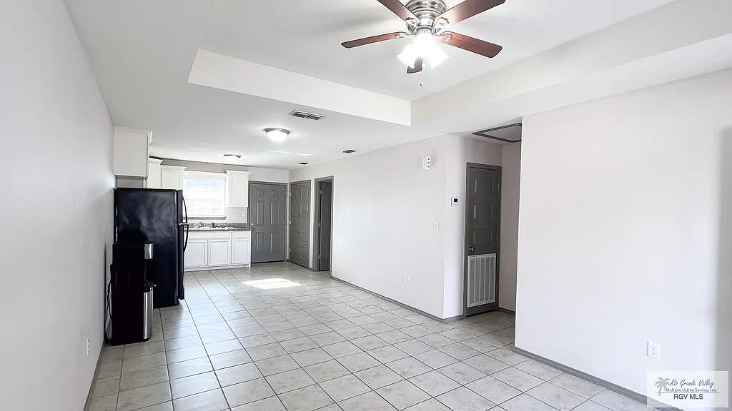 2 bed, 2.0 bath, 886 sqft, $1,100 — Photo 4