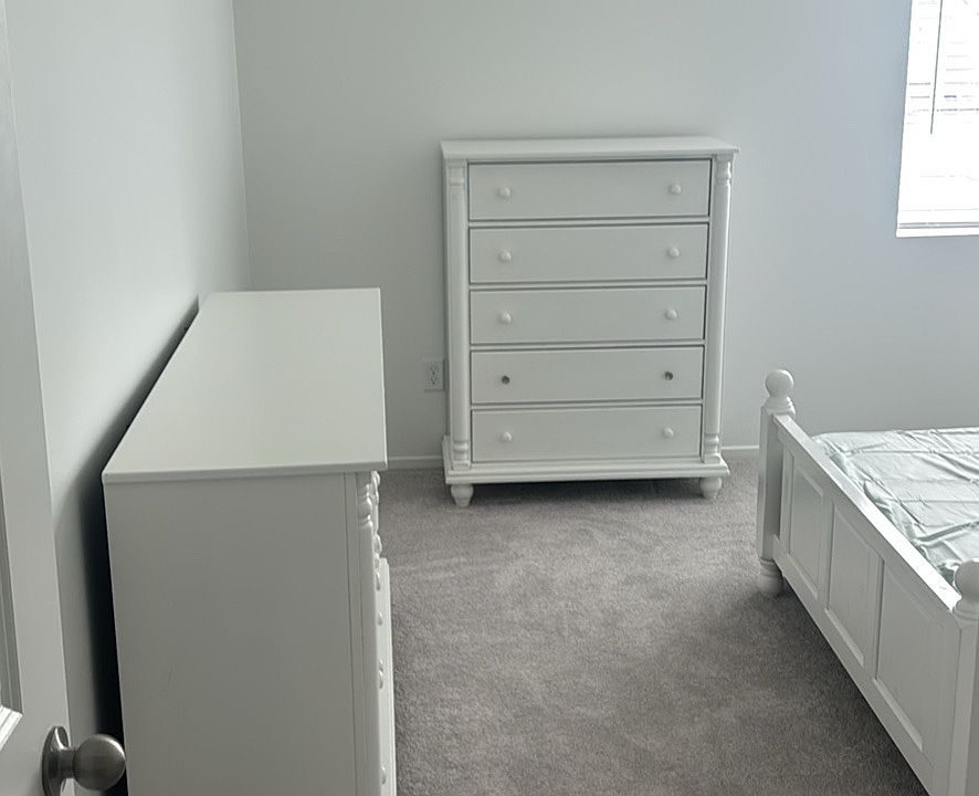 2nd image of 2088 Linden Ln