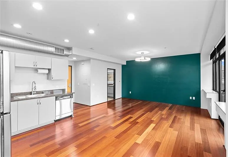 1 bed, 758 sqft, $2,700 — Photo 3