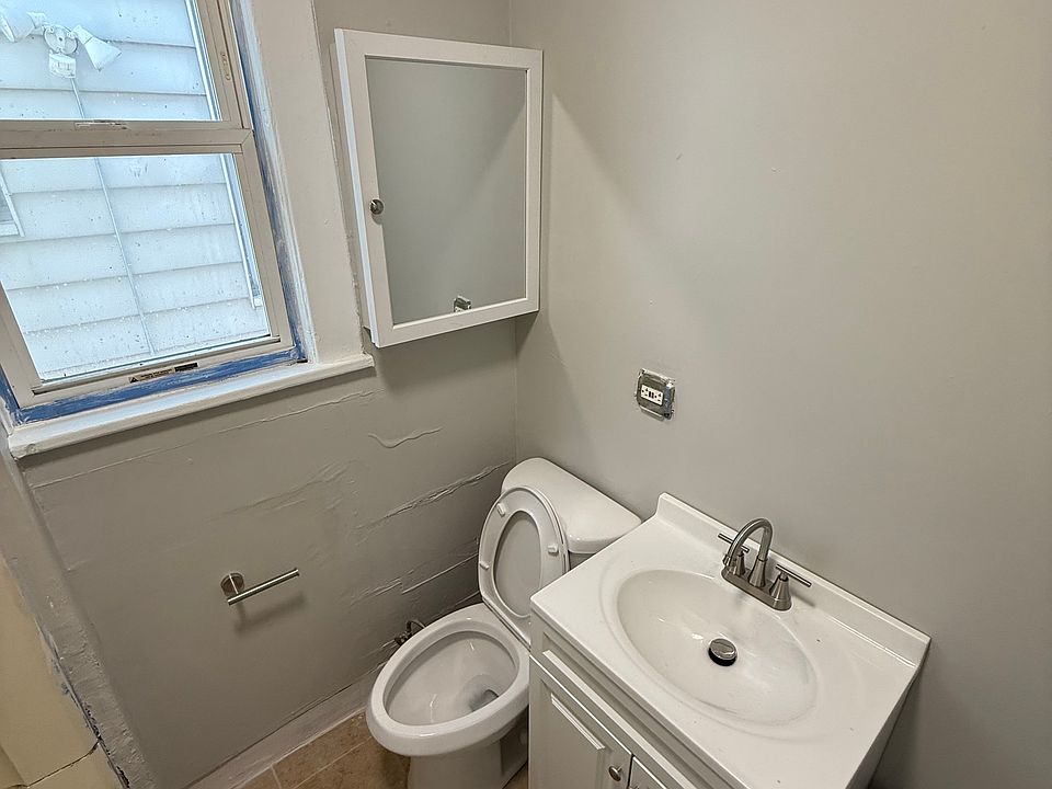 1st image of 57 Plum St Floor 2