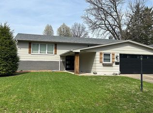 137 Exmore Dr, Springfield, IL 62704