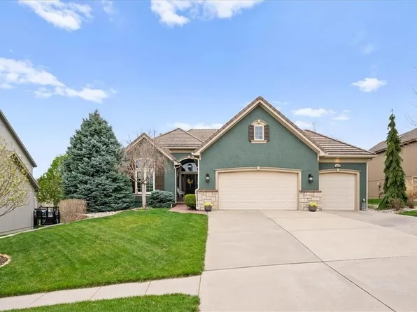 5809 Constance St, Shawnee, KS 66216