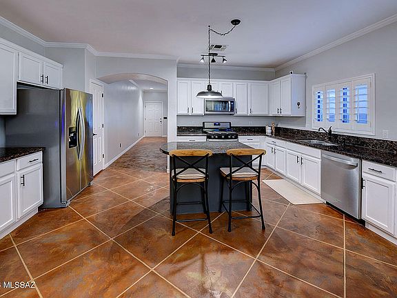 4th image of 8271 N Rocky Brook Dr