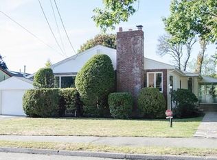 100 Shelton Rd, Swampscott, MA 01907