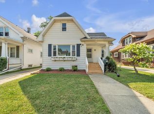 736 Monroe Ave, Racine, WI 53405