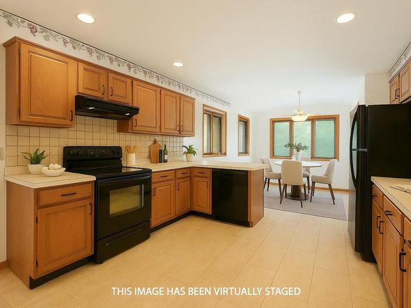 916 Devonshire Court, Stoughton, WI 53589