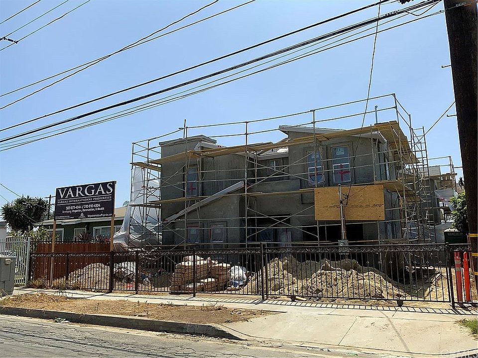 2nd image of 4512 W 104th St