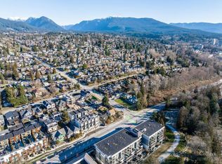 808 E 3rd St, North Vancouver, BC V7L1H1