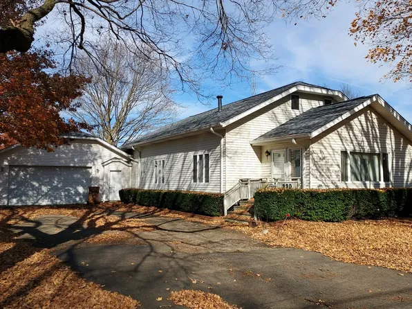 330 W Jefferson St, Arcola, IL 61910