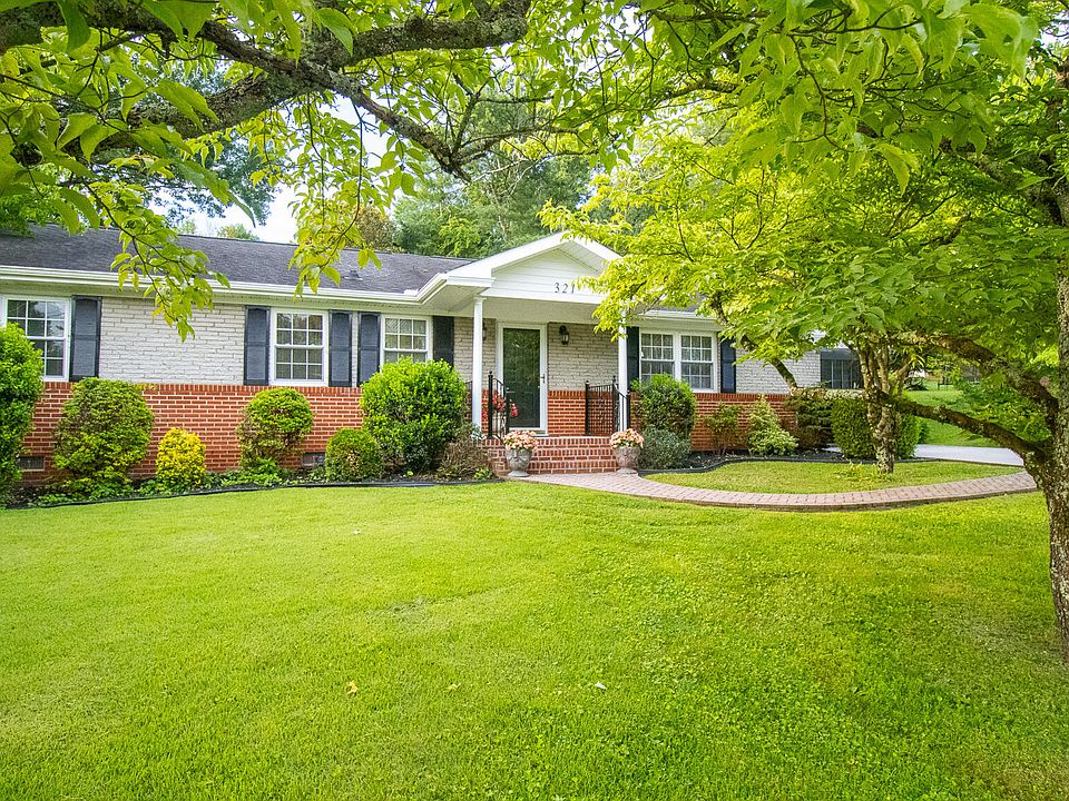 1st image of 321 Creekmoor Dr