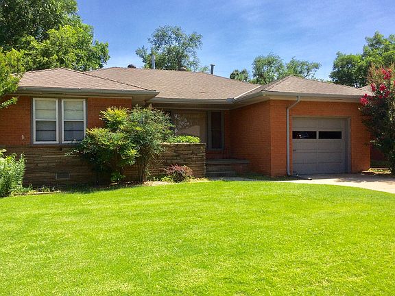 Great curb appeal in a quiet neighborhood off Villa and Northwest Expressway