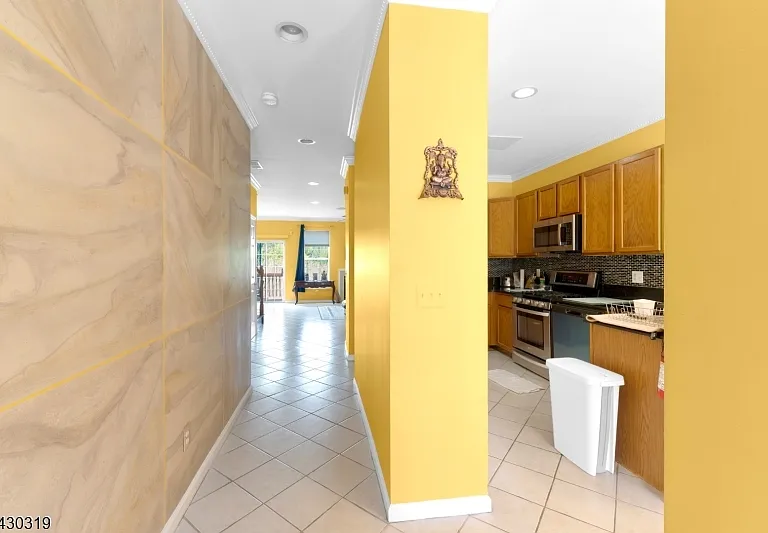 72 Albert Ct — Photo 9