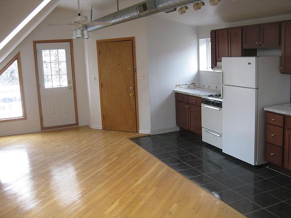 5th image of 1722 W Julian St #3