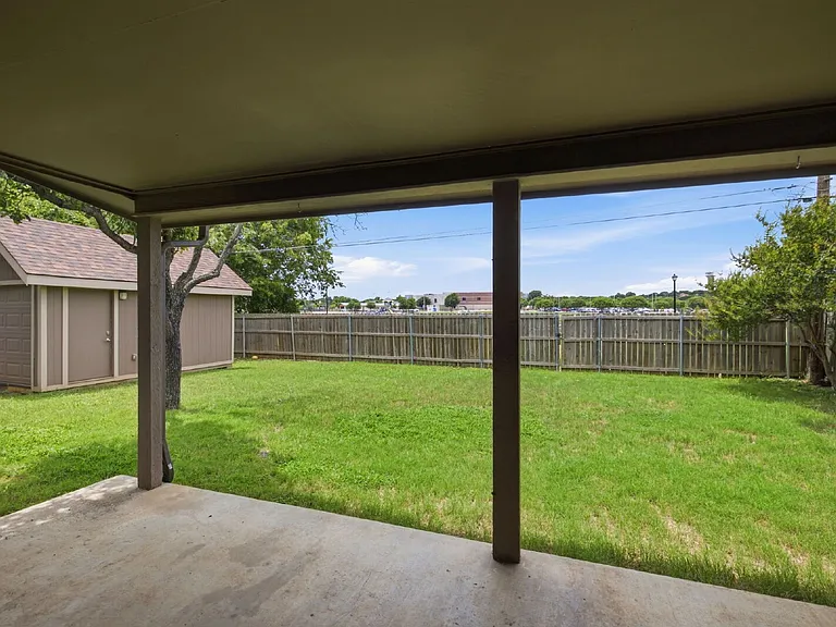 525 Parkview Dr — Photo 24