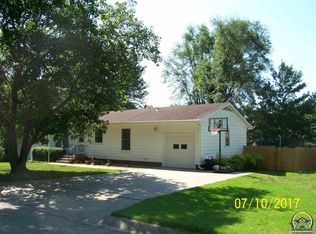 434 Hillcrest Dr, Holton, KS 66436