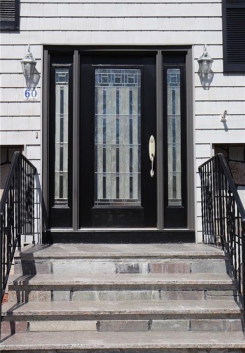 1st image of 60 Valleybrook Dr