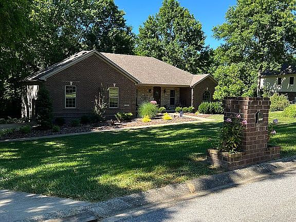 2nd image of 1003 Morris Dr
