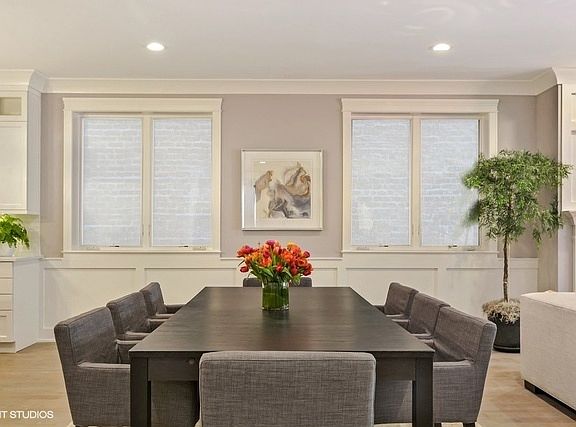4th image of 549 W Roscoe St #1