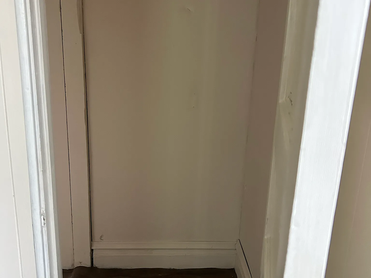 2 bed, 2000 sqft, $1,100 — Photo 2