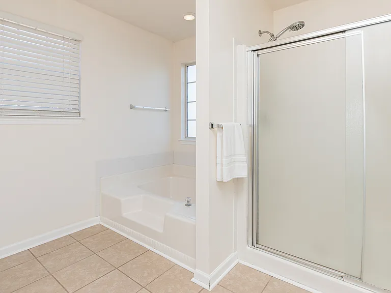 208 Falkirk Dr — Photo 52