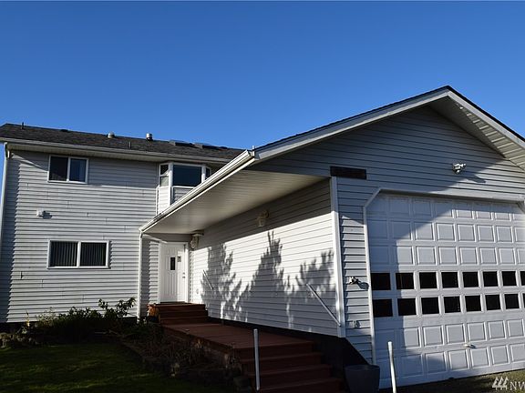2nd image of 311 Sand Dune Ave SW