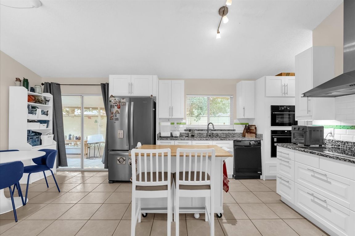 next background image