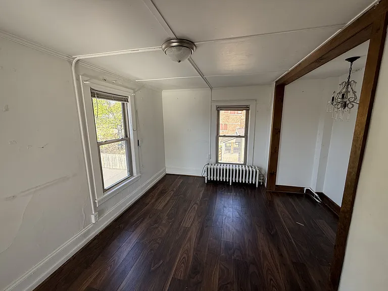 526 W Seneca St — Photo 7