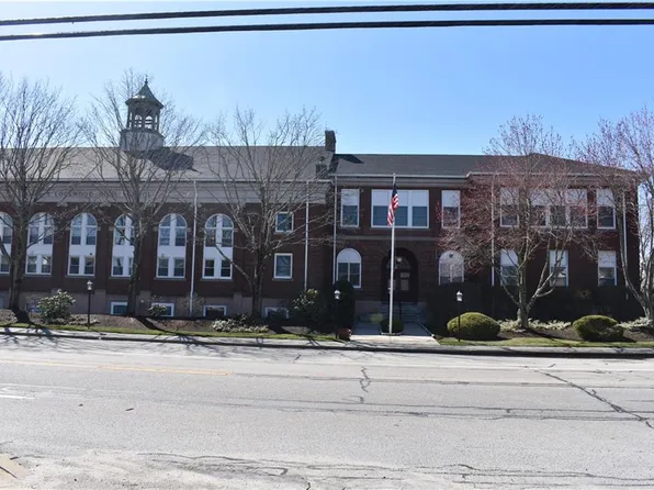 3524 W Shore Rd APT 222, Warwick, RI 02886