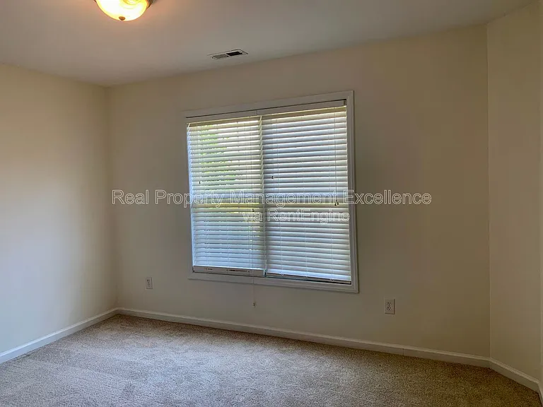 205 Will Ct — Photo 7