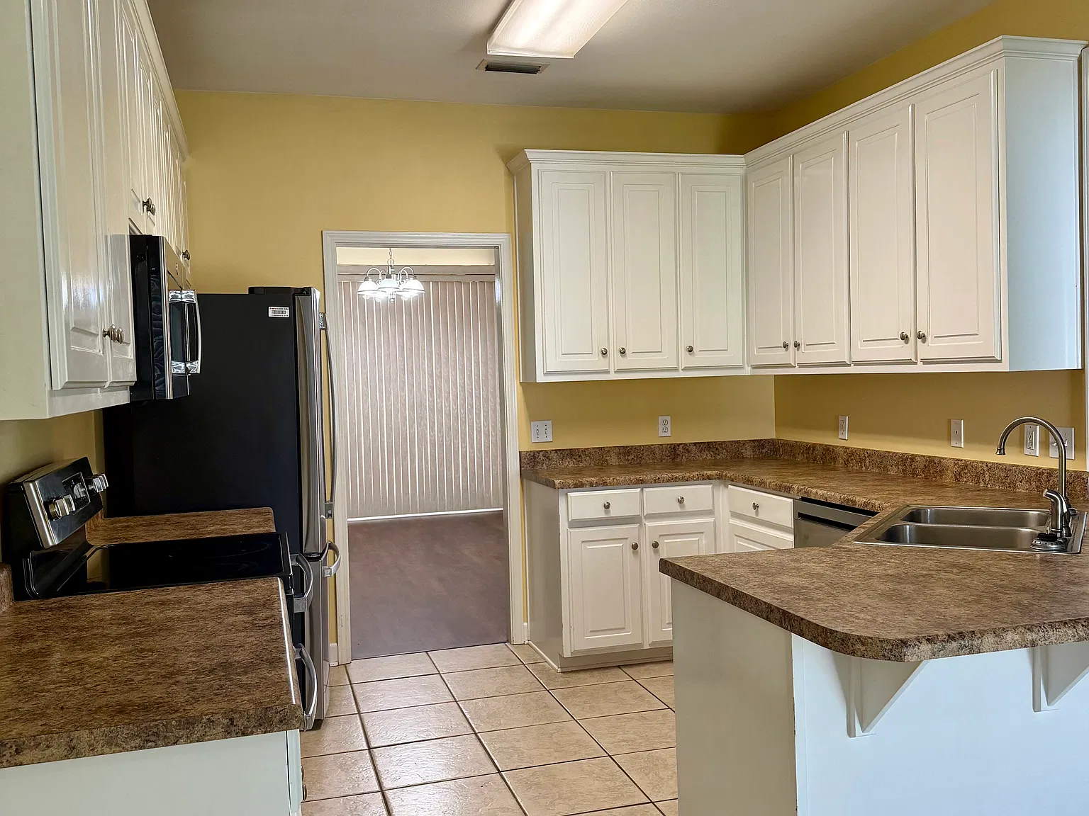 3 bed, 1807 sqft, $2,000 — Photo 3